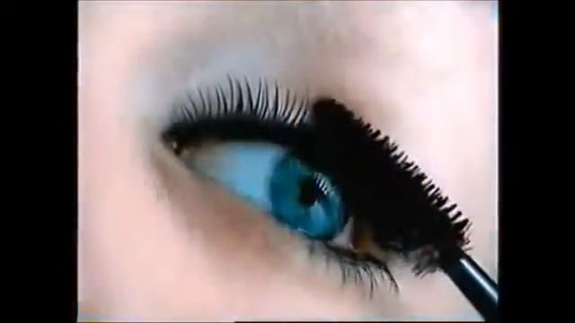 Maybelline Sky High Curves-maskara смотреть онлайн