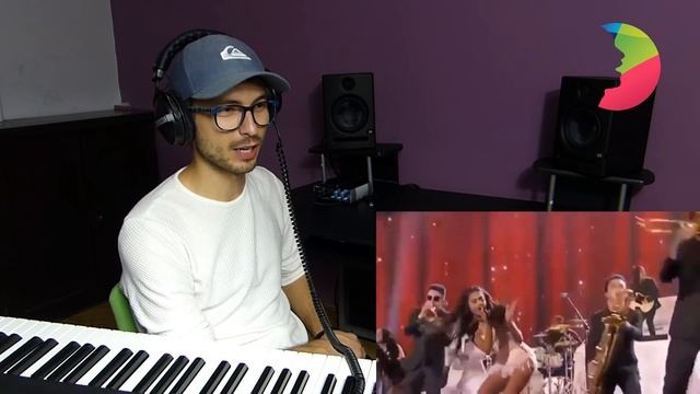 Vocal Coach Yazik REACTS to Ariana Grande - Focus Live at American Music Awards 2015 смотреть онлайн
