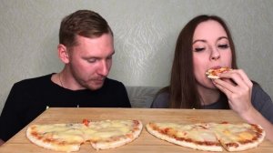 МУКБАНГ ПИЦЦА МНОГО СЫРА ответы на вопросы | MUKBANG PIZZA LOTS OF CHEESE