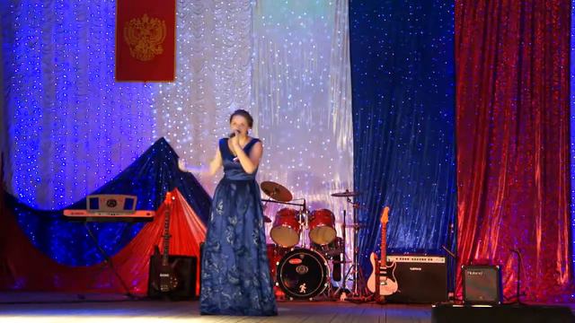 "Нас бьют- мы летаем..." ЕЛИЗАВЕТА КОРОТЕНКО. Концерт, посвященный Дню России. смотреть онлайн
