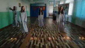 "Танец со свечами", посвященный празднику День Победы.