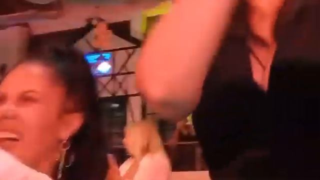 PEPE IMI PLACE LIVE BERARIA H??? смотреть онлайн