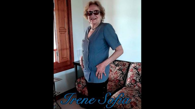 Apenas tiene 3 años | Irene Sofía смотреть онлайн
