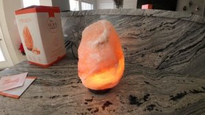 Солевая лампа из Гималайской соли.