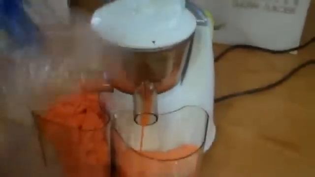 Vertical Auger Juicers - Carrot Juice Off смотреть онлайн