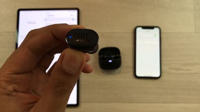 How to Connect JBL Tune Buds with 2 different Devices - Android & iOS смотреть онлайн