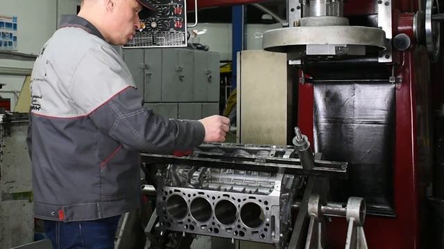 Расточка и установка гильз на блок двигателя от BMW X5 (N63 V8) смотреть онлайн