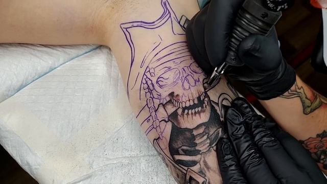 REAL TIME TATTOO | Dead Pirate Neotraditional Tattoo смотреть онлайн