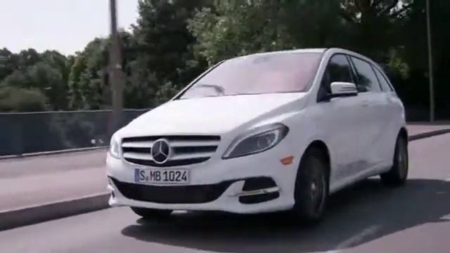Mercedes B Class Electric Drive Driving Footage смотреть онлайн