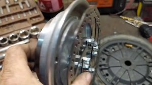 Безопасный самокат из колеса от гироскутера