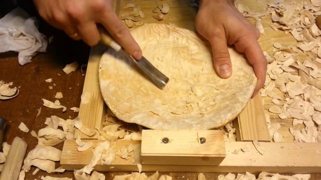 Тарелка из Елового сувеля. Резьба по дереву смотреть онлайн