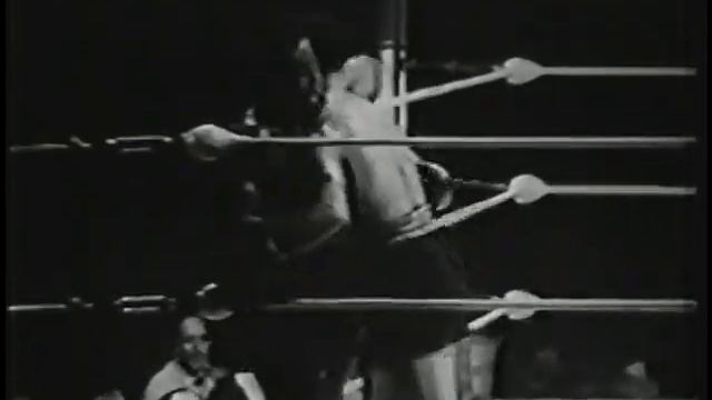 Sammy Angott vs. Slugger White.World LWC.1943.10.27 смотреть онлайн