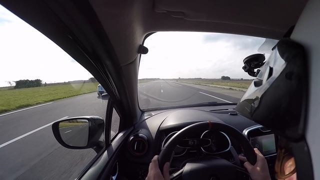 Clio 4 RS1 1.6 200 vs Mégane 2 RS 2.0 225+ - Départ Lancé смотреть онлайн