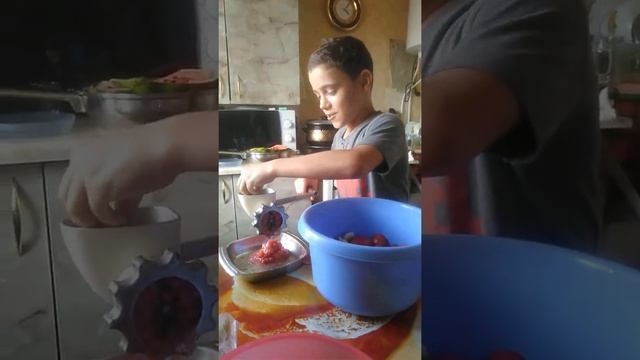 Вкусная сырая аджика смотреть онлайн