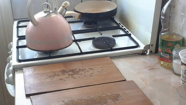 Обед из дичи: рёбрышки дикого кабана и рассыпчатая гречневая каша. смотреть онлайн