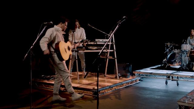 Metronomy - The Look - Live Performance | Vevo смотреть онлайн