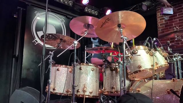Eric Moore hit the drums in Krasnodar смотреть онлайн