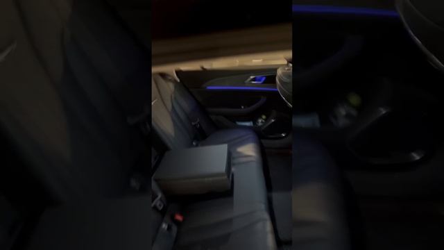 Он заменил Мерседес Е в тарифе бизнес Яндекса, как вам? смотреть онлайн