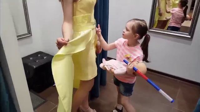 желтое платье sweet family смотреть онлайн