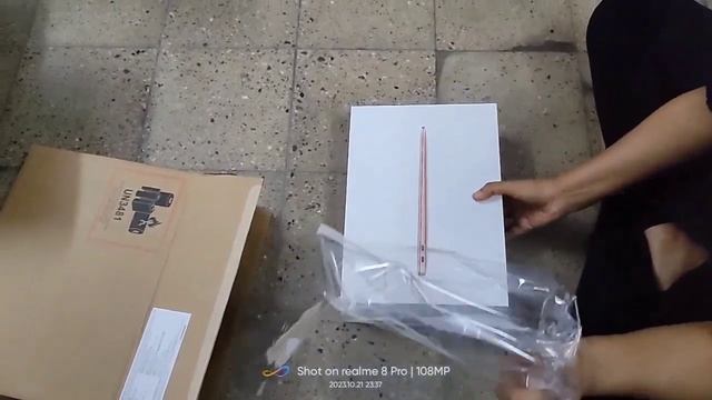 MacBook Air, 13.3 inch, Golden color смотреть онлайн