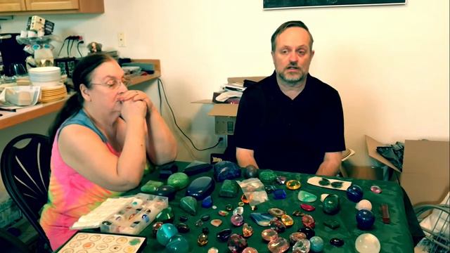 Драгоценные камни с небес Интервью с Гленном и Терри Смит смотреть онлайн