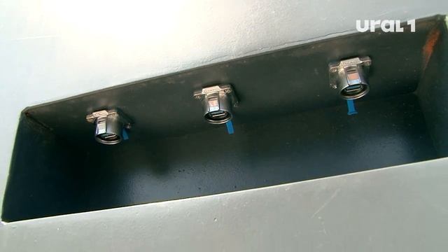 Благодаря умным опорам в челябинском сквере теперь можно зарядить телефон и электросамокат смотреть онлайн