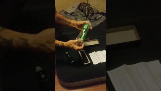 VIPERTEK VTS-T03 TASER FLASHLIGHT UNBOXING смотреть онлайн