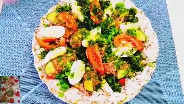 салат с моцареллой авокадо и томатами смотреть онлайн