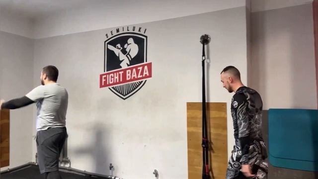 KICKER VLOG 7 \\ Сломанный нос в спаррингах, группа здоровья. смотреть онлайн