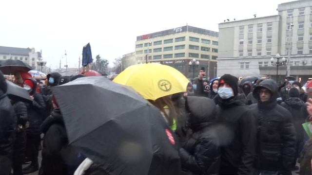 23.01.2021 Полиция говорит с митингующими на площади Победы, Калининград смотреть онлайн