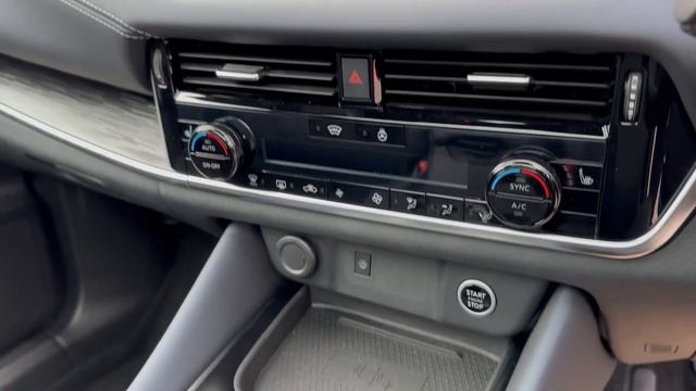 Nissan Qashqai Tekna MH - YE22 PNK смотреть онлайн