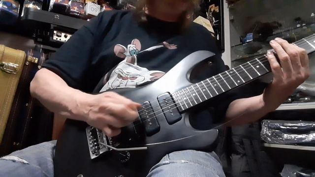 GUITAR SOUND CHECK: 1981 GIBSON Victory (custom shop) - P90 soap bars & PAF humbucker - KAHLER trem смотреть онлайн