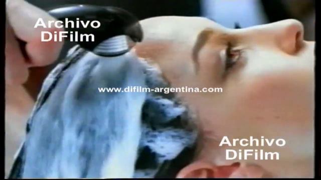 Head & Shoulders-Por que un pelo barbaro no puede tiener caspa! (2001) смотреть онлайн