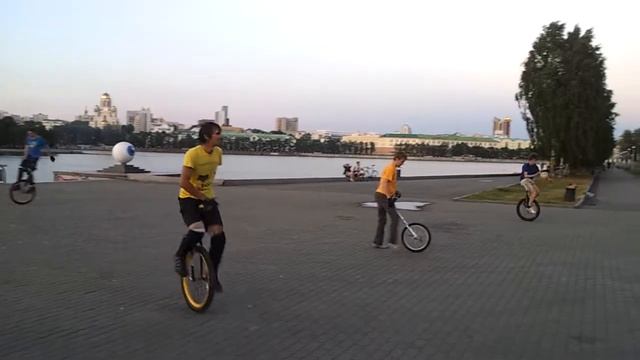 Гандбол на уницикле смотреть онлайн