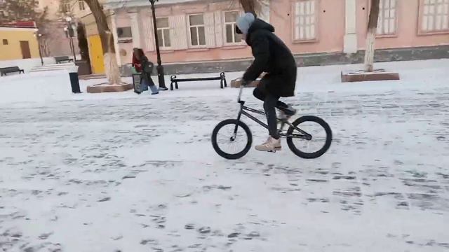 Открыли зимний сезон!? Drift bmx! смотреть онлайн