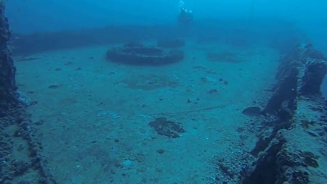 Erik and Dan diving the Duane KLFL part 2 смотреть онлайн