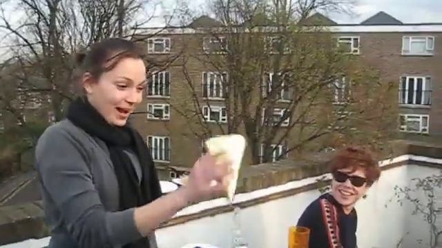 Isa's Party Hat Game смотреть онлайн