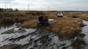 Покатухи по бездорожью. Грязь, болото. Трицикл из Урала. Офигенная техника. Мото Урал. Мотовездеход
