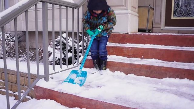 Super Snow Ball Fight!!! смотреть онлайн