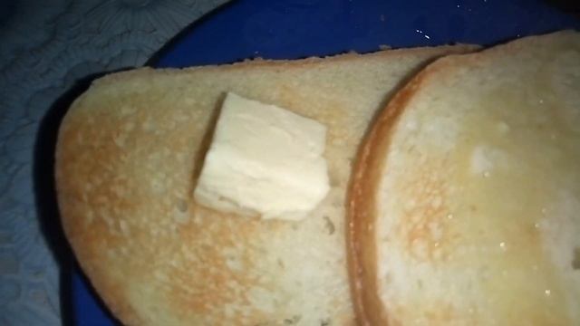 *Уроки готовки* ~Бутерброды с красной икрой~ Ням?(Приятного аппетита мои кисы и коты) смотреть онлайн