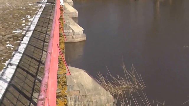 Река Казари и исторический мост. Эстония смотреть онлайн