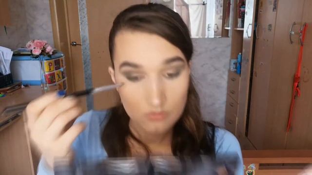 турбОбзор / MAKEUP REVOLUTION re loaded palette iconic division / бюджетная палетка теней смотреть онлайн