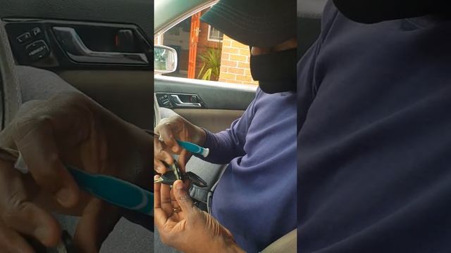 Replacing Toyota Mark X key battery смотреть онлайн