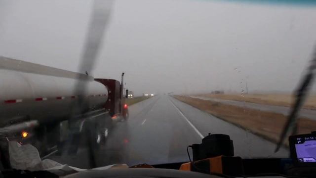 Обзор нового трака Питербилт 579 (peterbilt 579) смотреть онлайн