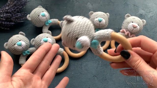 Мини отчет по вязаным крючком погремушкам и зайкам которые связаны на заказ. смотреть онлайн