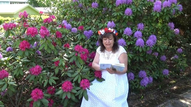"Майское утро", Микаела Даниельссон читает свои стихи из сборника стихов "Тропа любви" смотреть онлайн