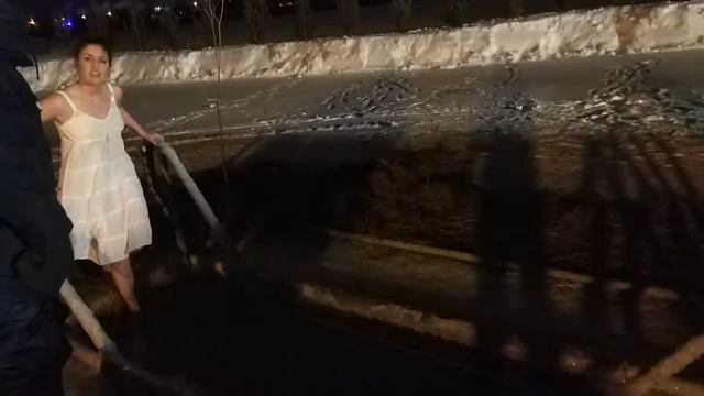 Погружение в воду г. Сургут на пойме Сайма погода - 30 смотреть онлайн