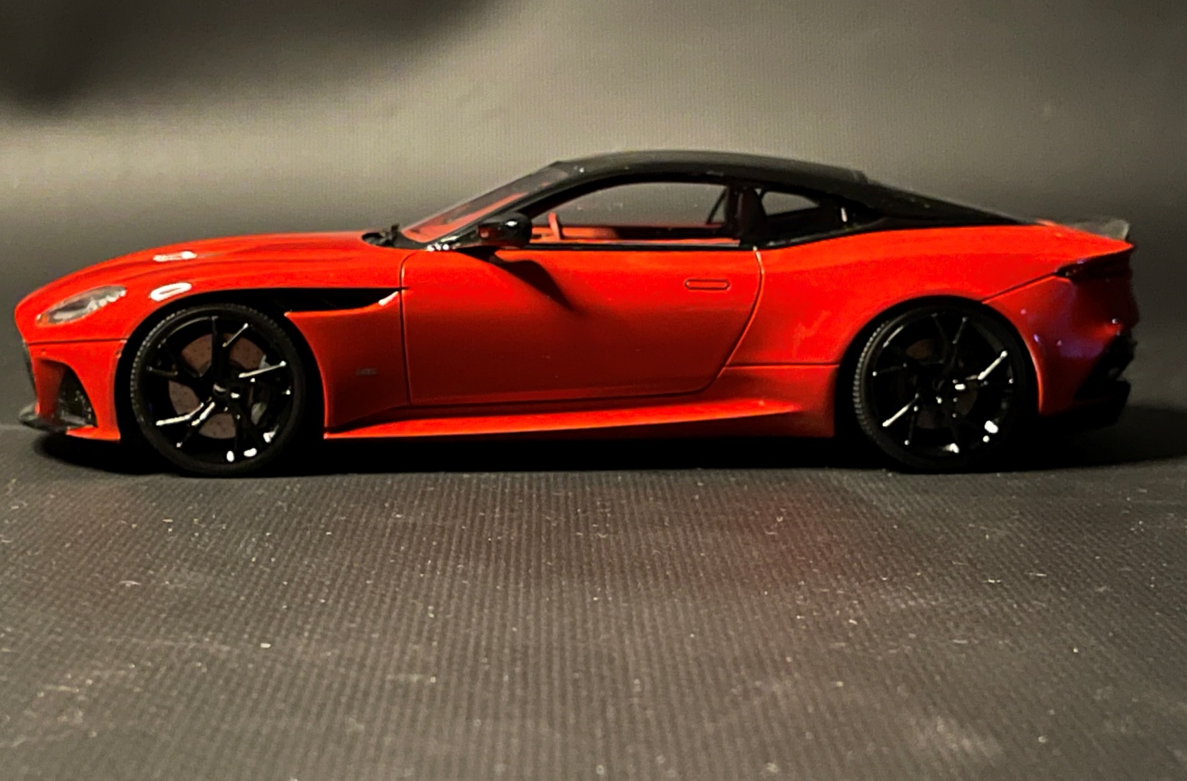 #моделист #сборнаямодель #модельавтомобиля
ALPHA MODEL/ASTON MARTIN DBS SUPERLEGGERA(1/24)
