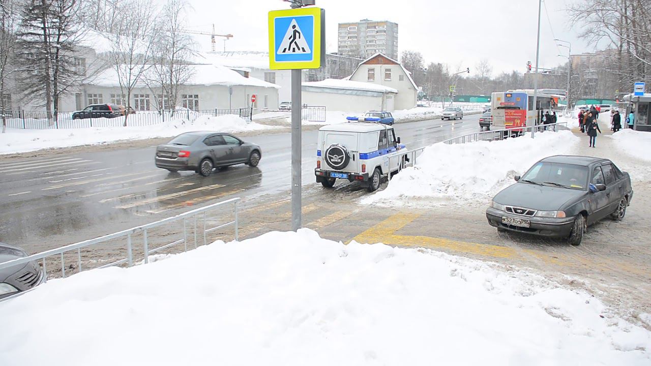Одинцово, парковка и езда по тротуарам в центре города смотреть онлайн
