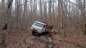 уаз бортовой с дровами